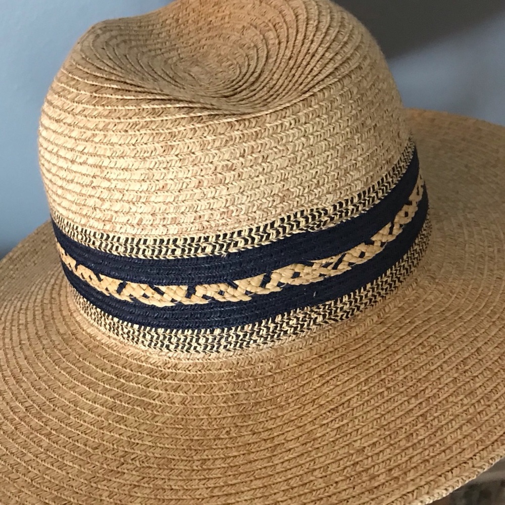 Navy straw hat. - Picture 2 of 3